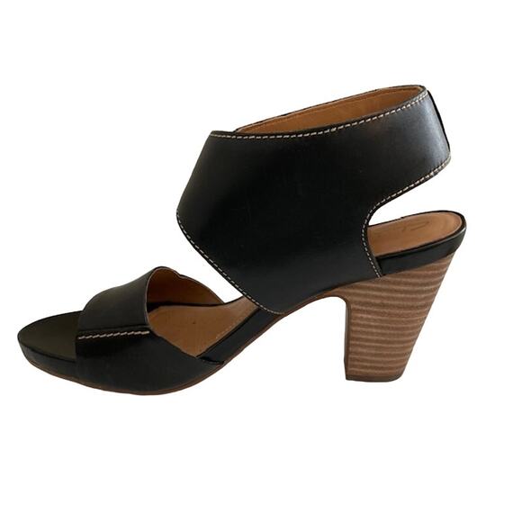 Clarks Artisan "Akena" women's leather mod sandals in black - Picture 2 of 11